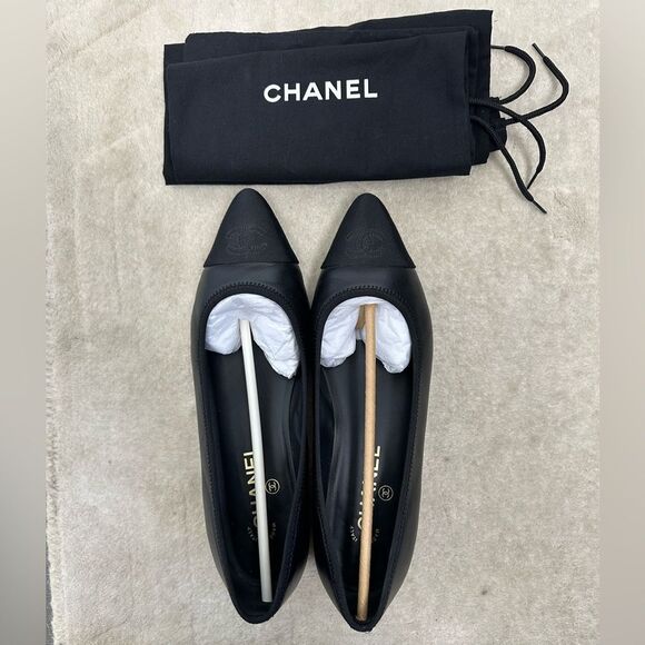 Chanel Black Lambskin Leather Interlocking CC Pointed Toe Chain Loafer Size 39.5 - Picture 4 of 15